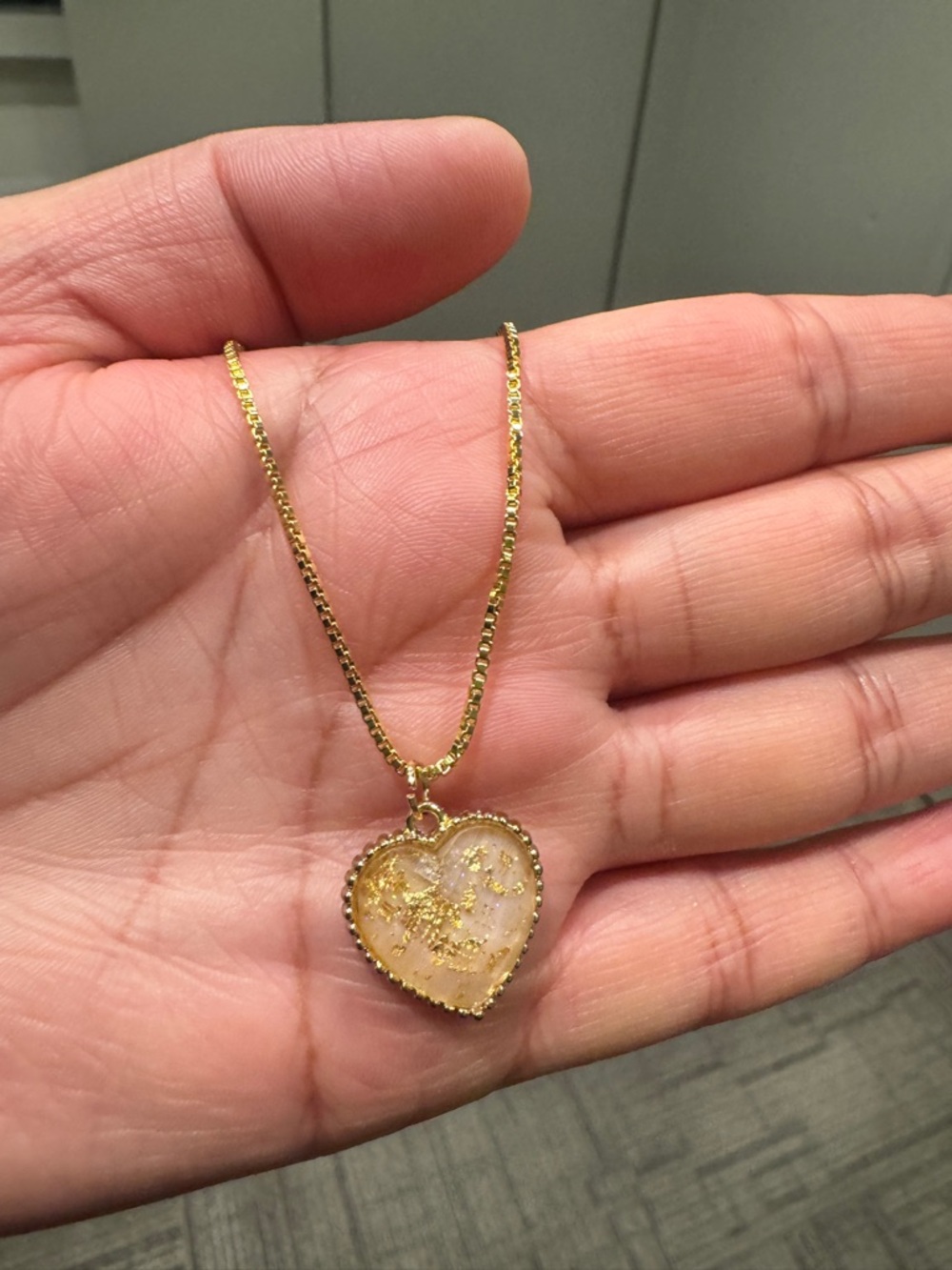 18k gold plated chain Gold shimmer inside Heart Pendant Necklace - Women Jewelry - Picture 2 of 8